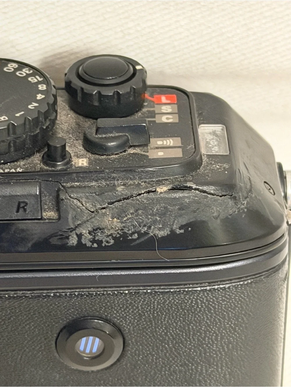 Vintage Nikon N2000 35mm Film Camera - Body Only